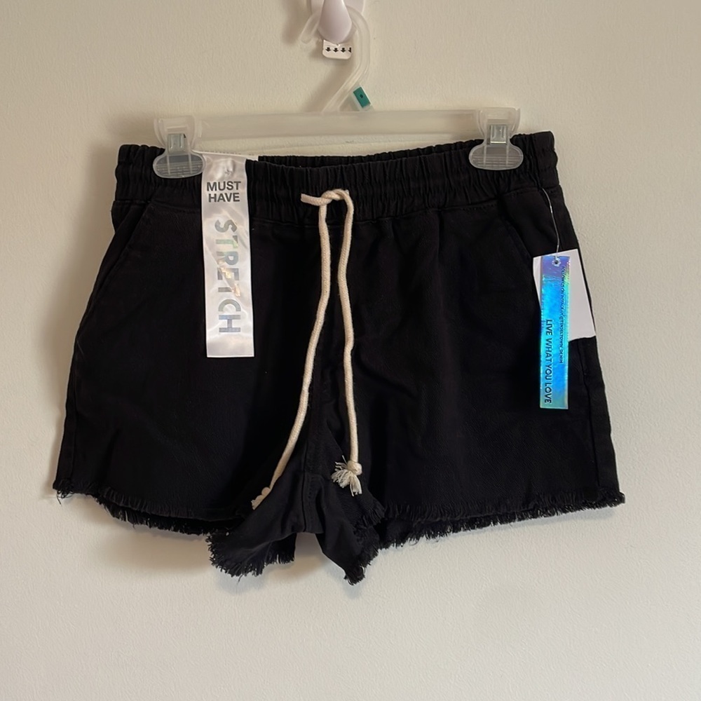 NWT Casual Shorts Tinseltown Midrise Pull-on XS Black Fray Summer Drawstring Alt